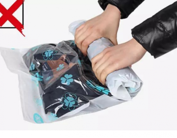 vacuum bag for storing clothes